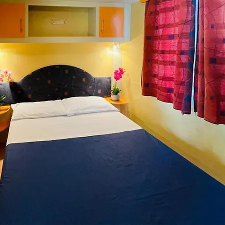 Pet Friendly Stacaravan In